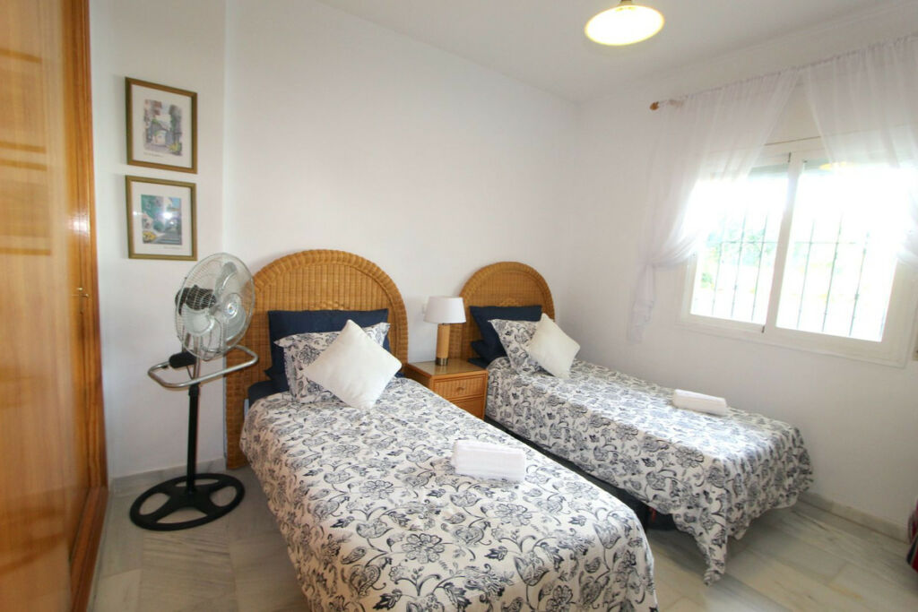 Middle Floor Apartment Miraflores Málaga - image 10