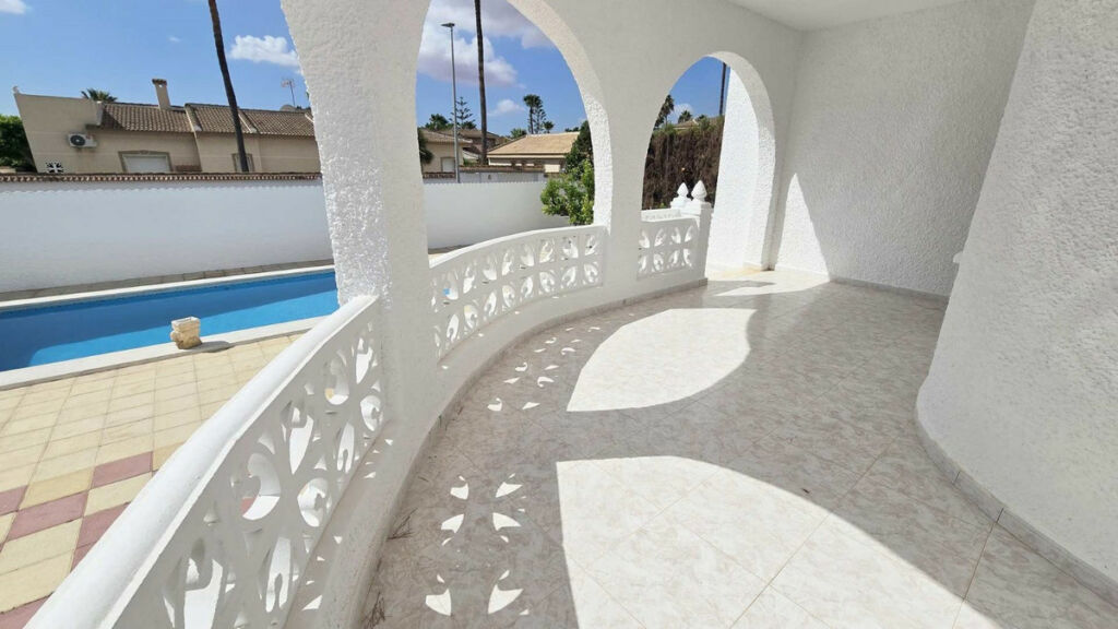 Detached Villa Ciudad Quesada Alicante - image 10