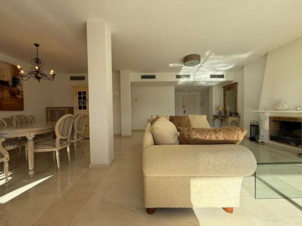 Ground Floor Apartment Atalaya Málaga - image 10
