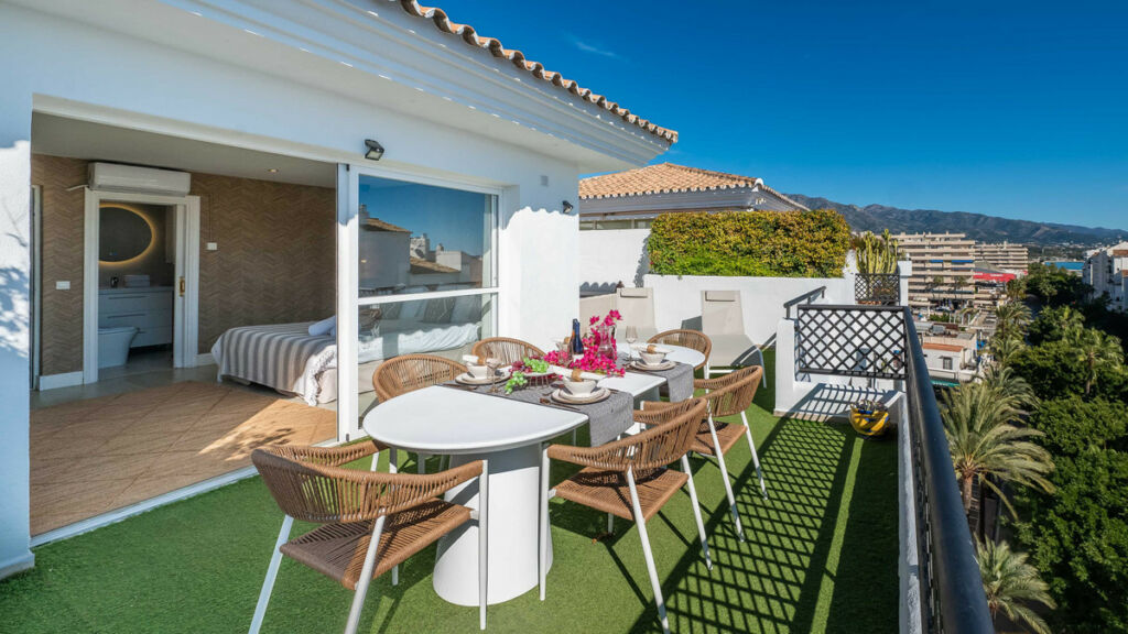Middle Floor Apartment Puerto Banús Málaga - image 10