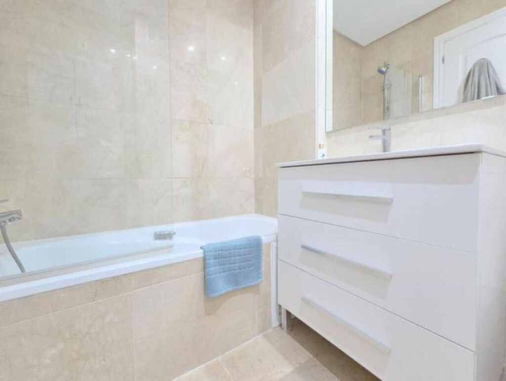 Ground Floor Apartment La Duquesa Málaga - image 10