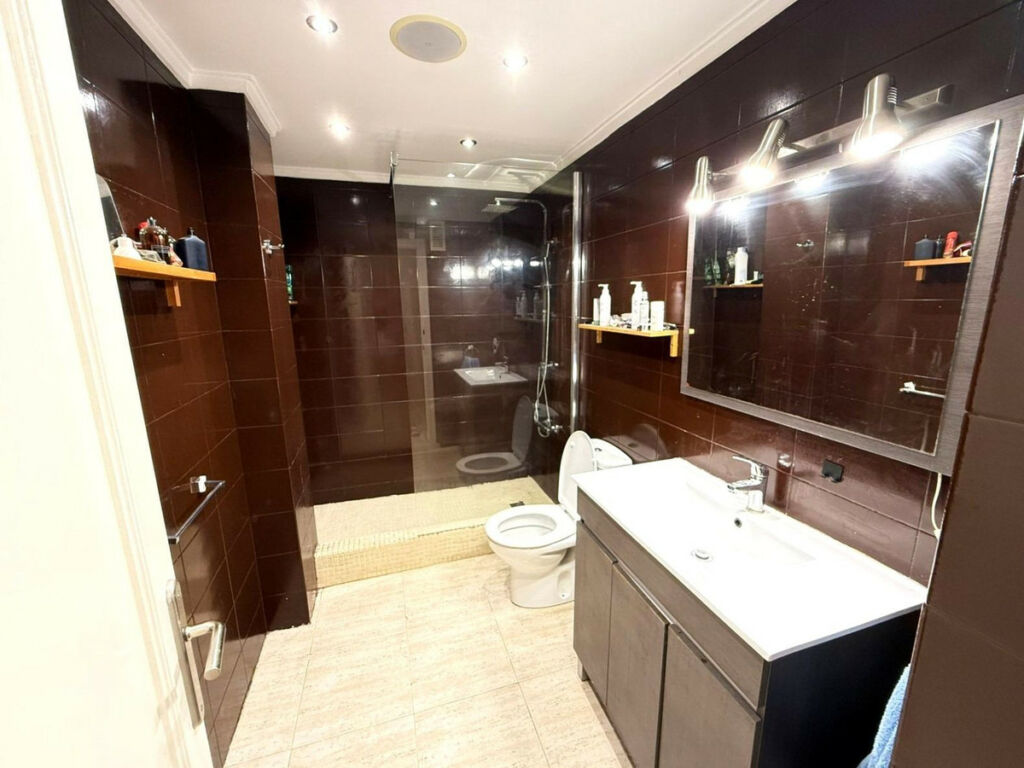 Middle Floor Apartment Torrevieja Alicante - image 10