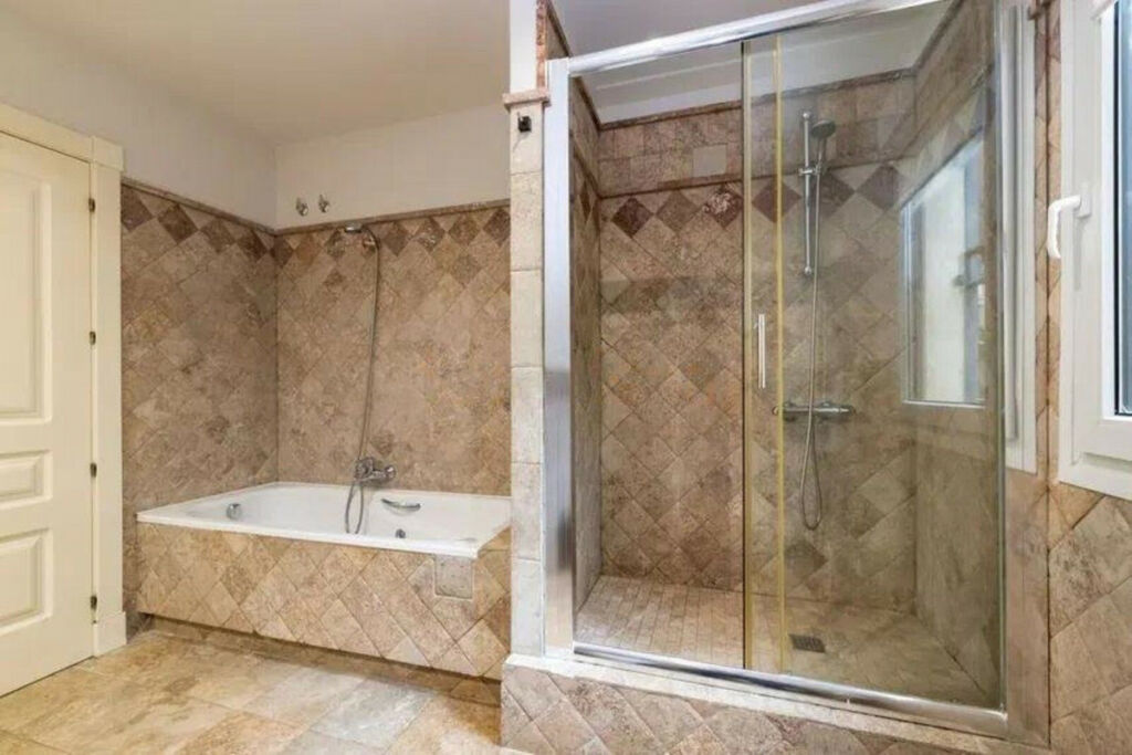 Ground Floor Apartment The Golden Mile Málaga - image 10