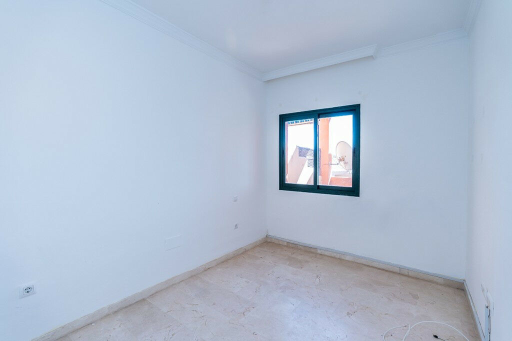 Middle Floor Apartment Elviria Málaga - image 10