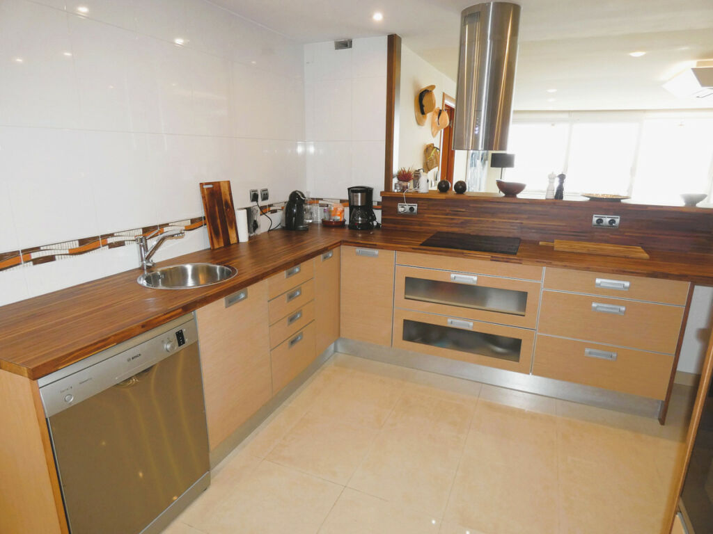 Middle Floor Apartment Torrevieja Alicante - image 10