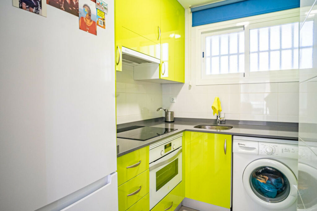 Middle Floor Apartment Benidorm Alicante - image 10