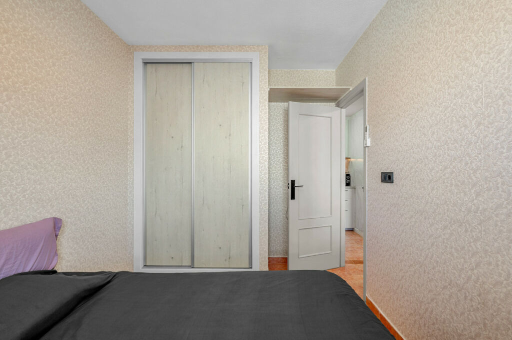 Middle Floor Apartment Torrevieja Alicante - image 10