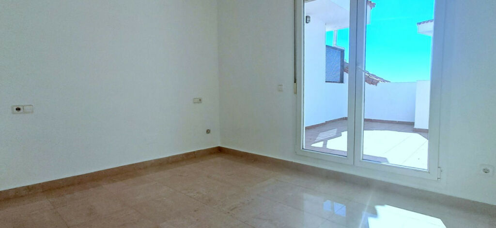 Ground Floor Apartment La Duquesa Málaga - image 10