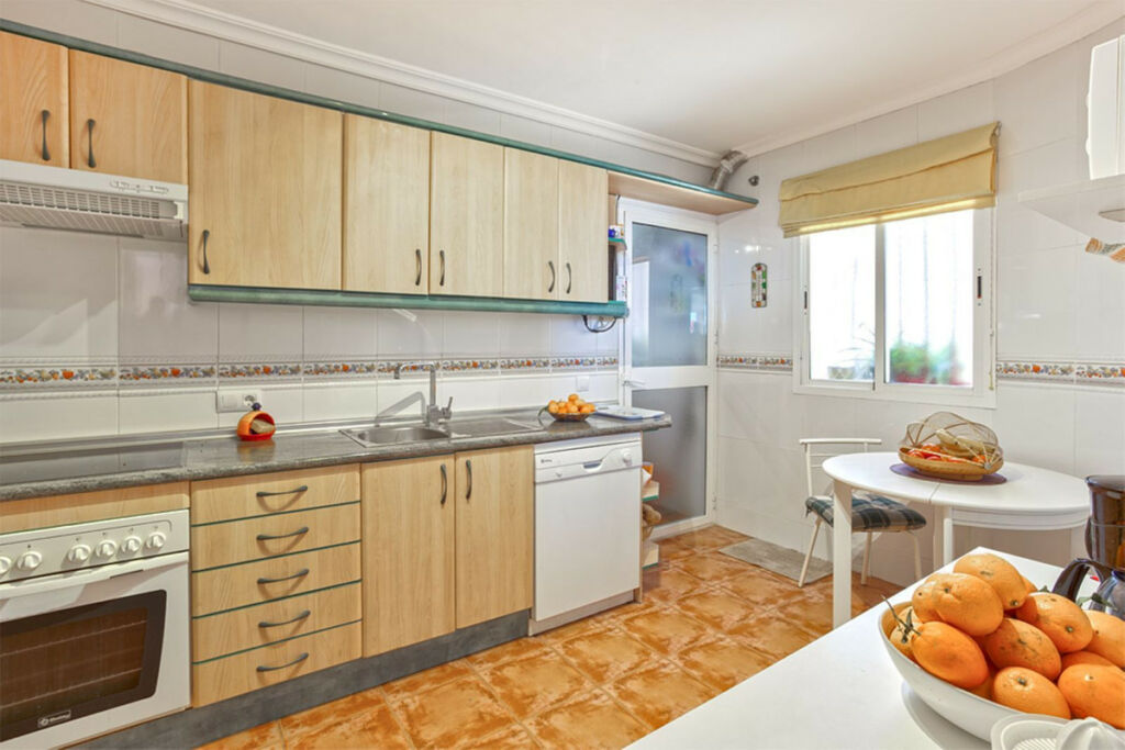 Middle Floor Apartment Benalmadena Costa Málaga - image 11