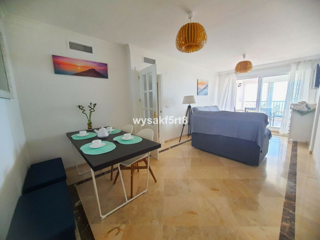 Middle Floor Apartment La Duquesa Málaga - image 11