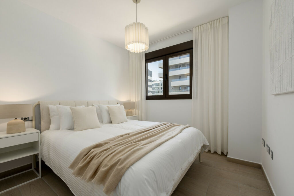 Middle Floor Apartment Estepona Málaga - image 10