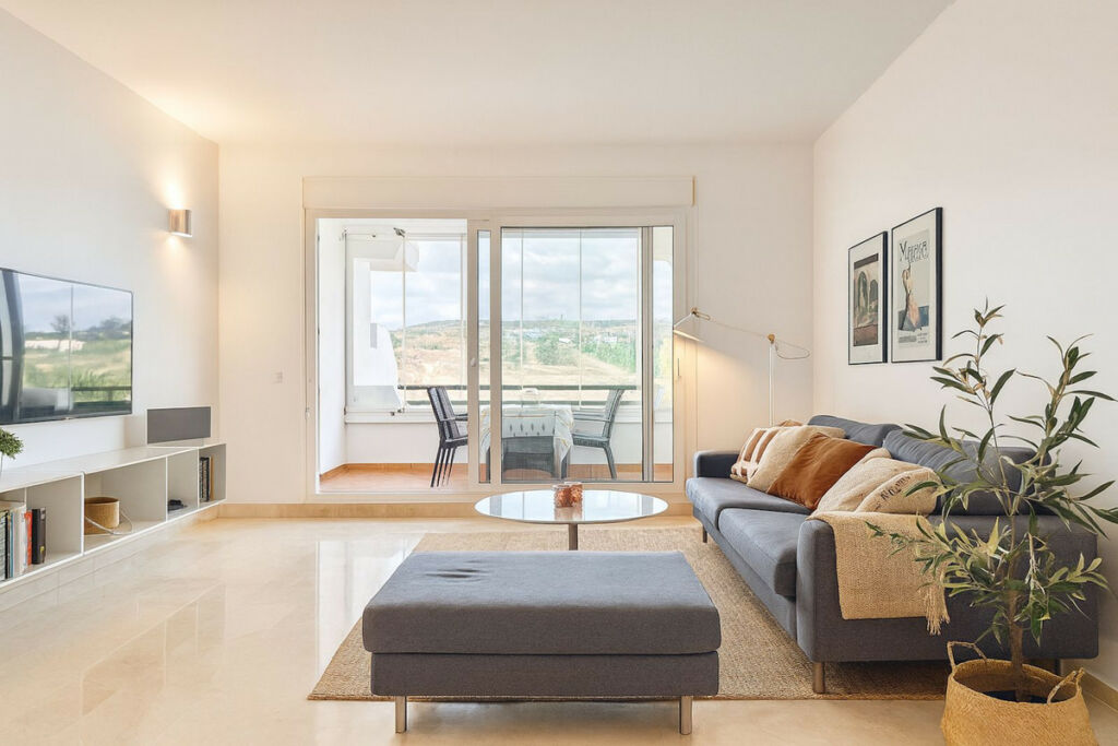 Middle Floor Apartment Cerros del Aguila Málaga - image 10