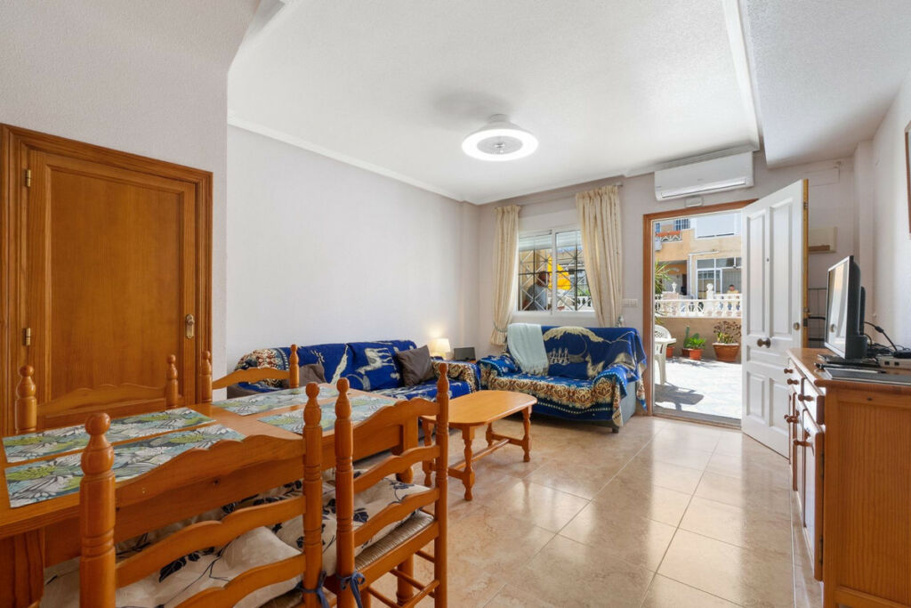 Townhouse Torrevieja Alicante - image 10