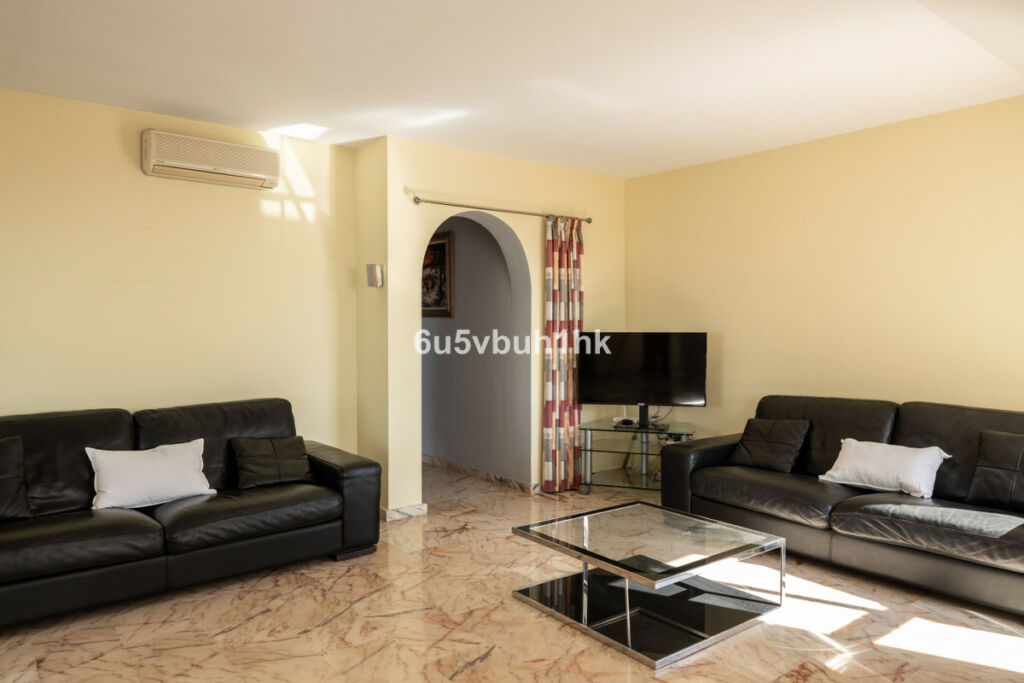 Penthouse Higueron Málaga - image 10