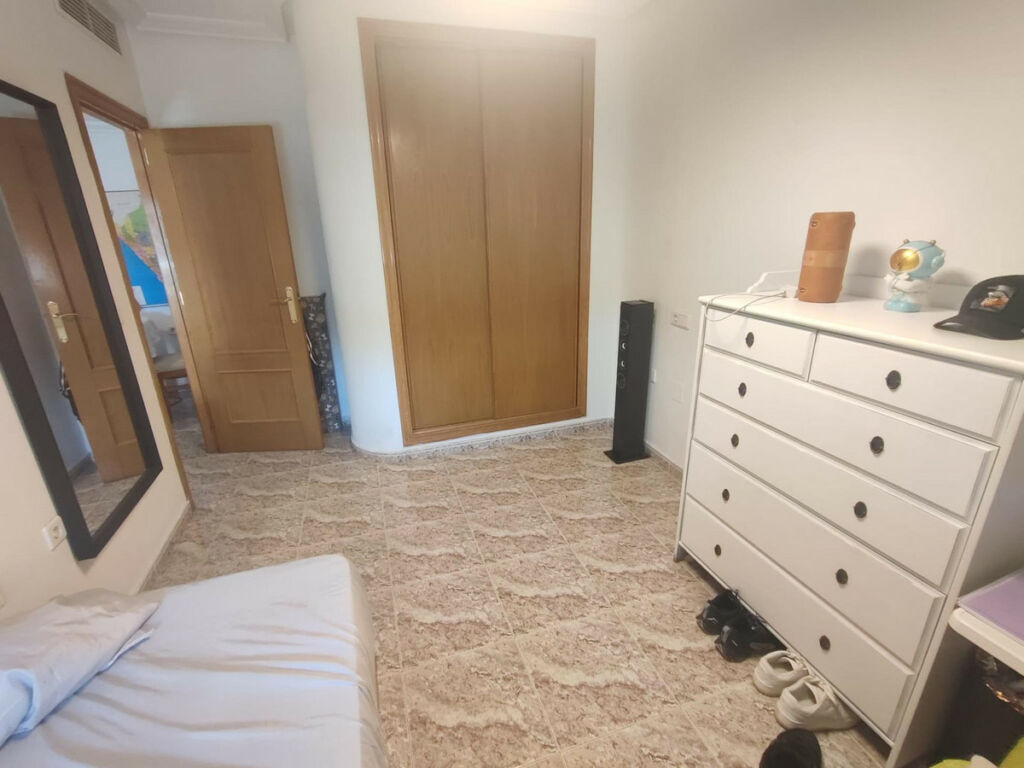 Middle Floor Apartment Torrevieja Alicante - image 10