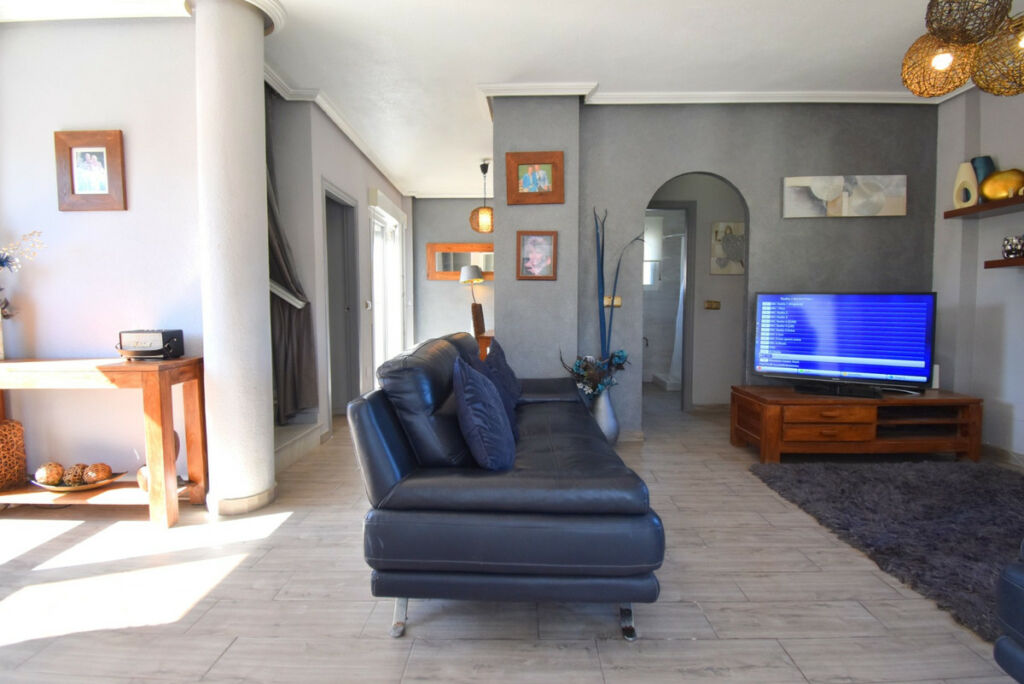 Detached Villa Playa Flamenca Alicante - image 10