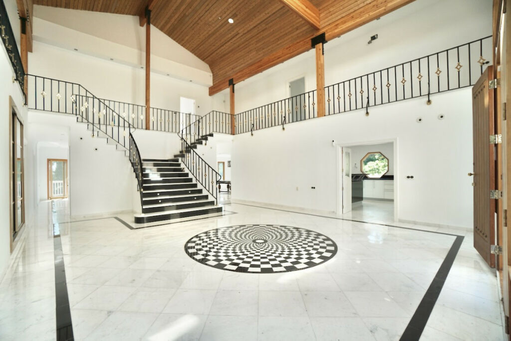Detached Villa Benahavís Málaga - image 10