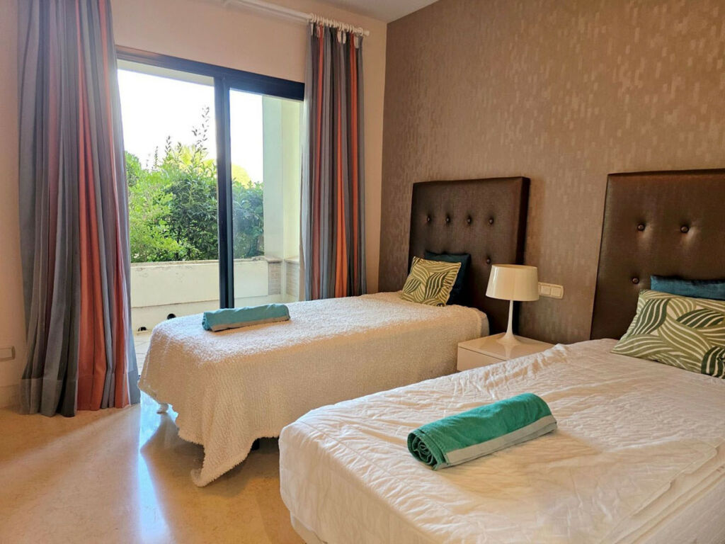 Ground Floor Apartment Benahavís Málaga - image 10