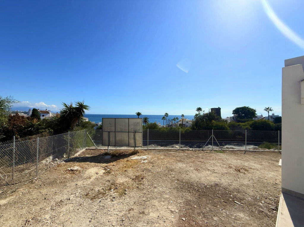 Semi-Detached House Estepona Málaga - image 12