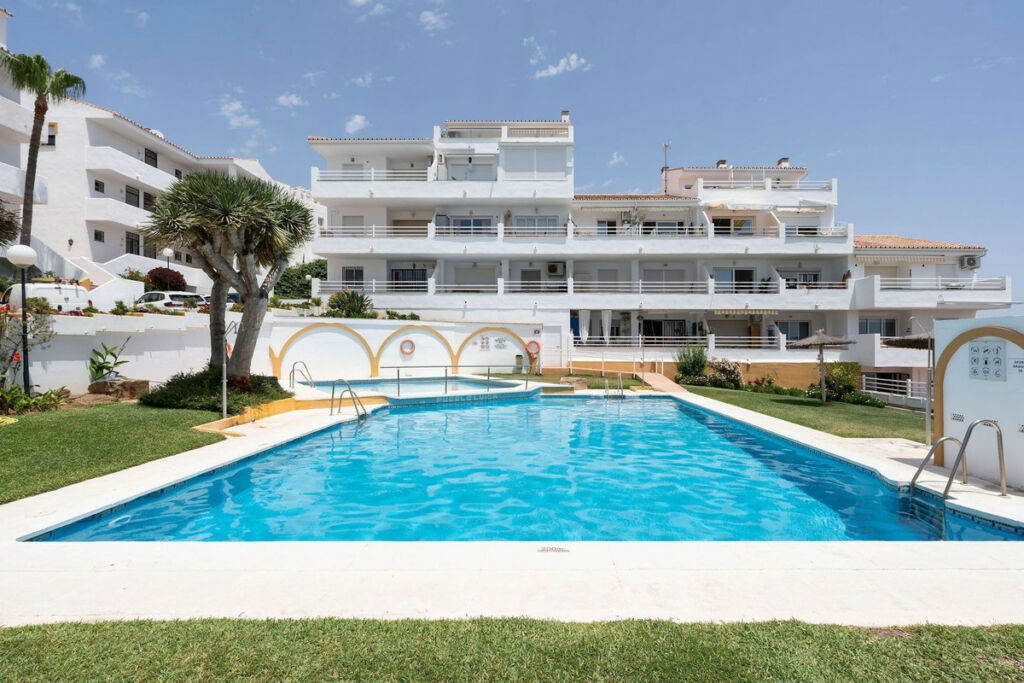 Middle Floor Apartment Riviera del Sol Málaga - image 10