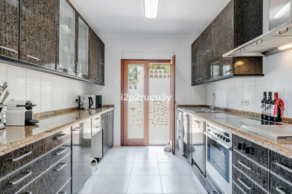 Detached Villa Moraira Alicante - image 3