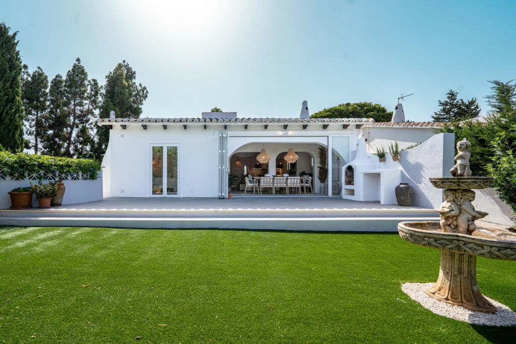 Detached Villa El Chaparral Málaga - image 10