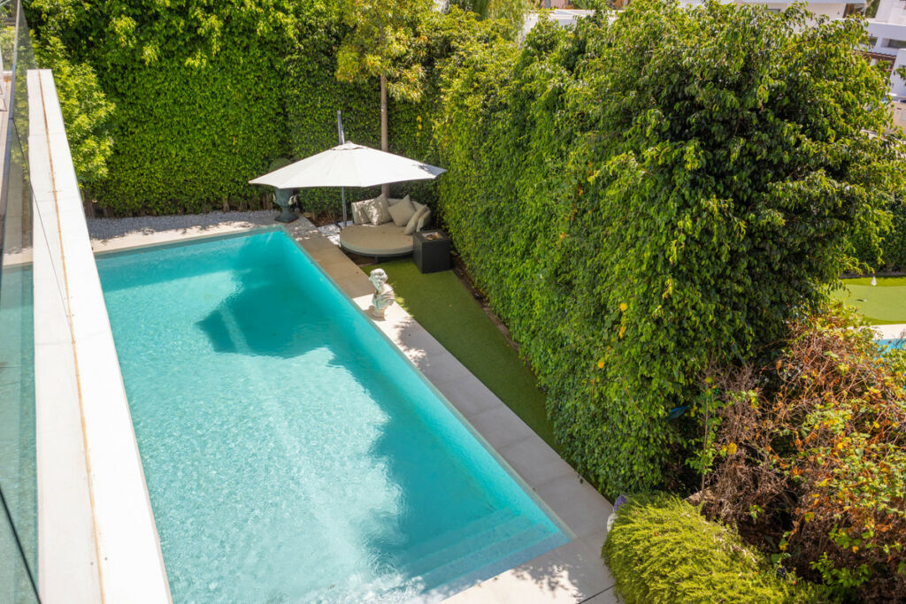 Detached Villa Estepona Málaga - image 10