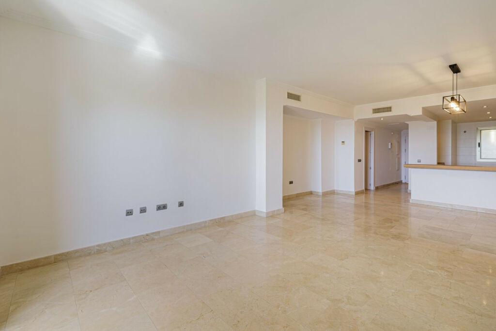 Ground Floor Apartment Benahavís Málaga - image 10