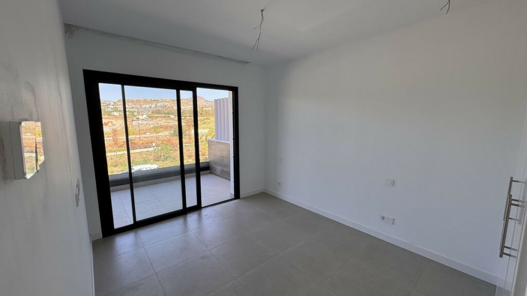 Semi-Detached House Atalaya Málaga - image 10