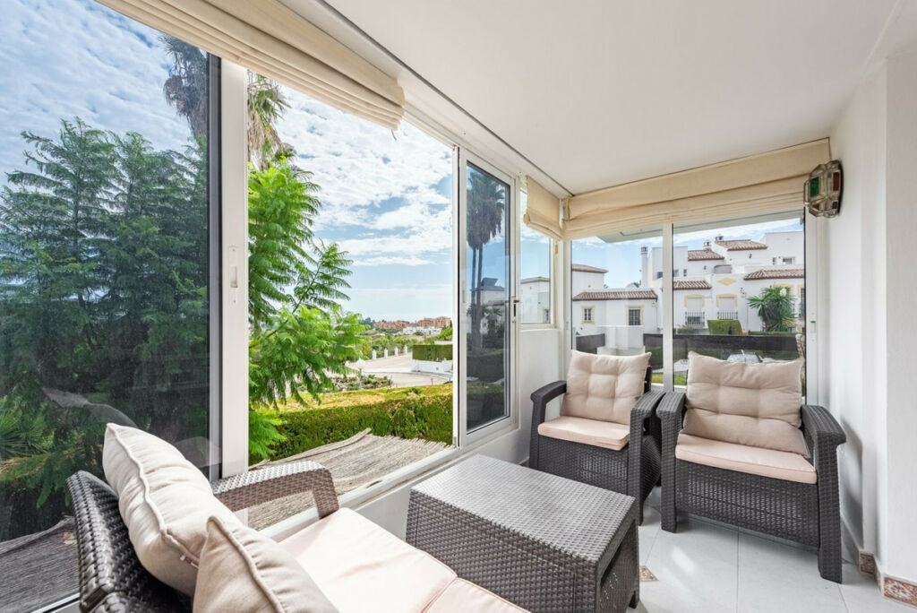 Middle Floor Apartment Bel Air Málaga - image 10