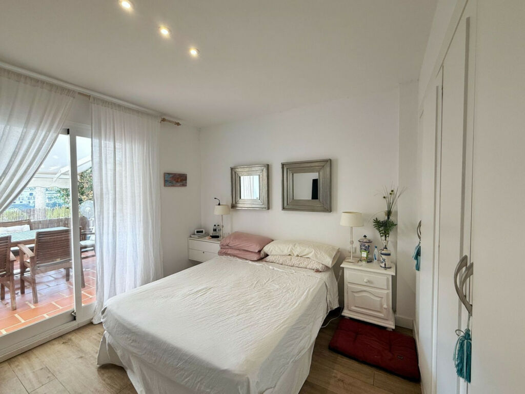 Middle Floor Apartment La Quinta Málaga - image 10