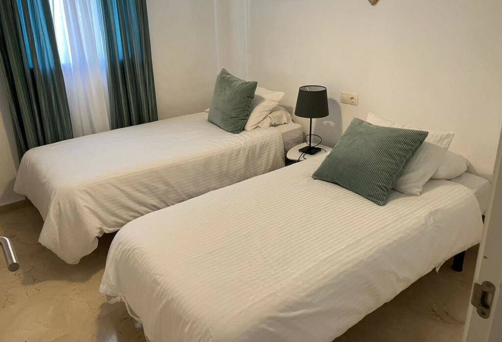 Middle Floor Apartment Casares Playa Málaga - image 10