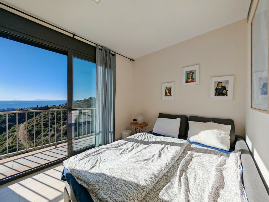 Penthouse Altos de los Monteros Málaga - image 10