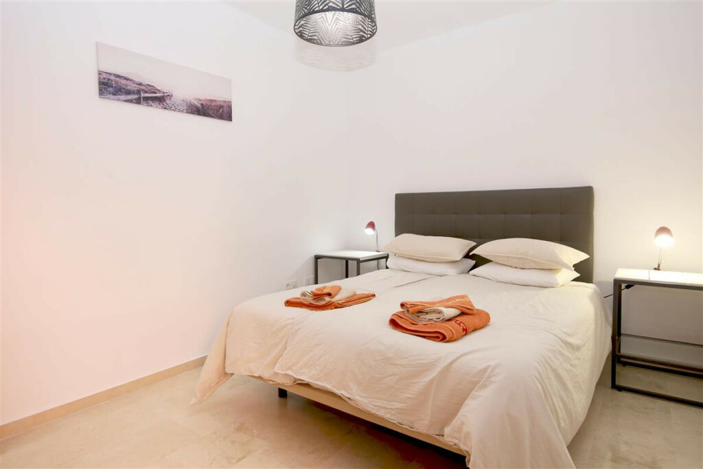 Middle Floor Apartment Estepona Málaga - image 10