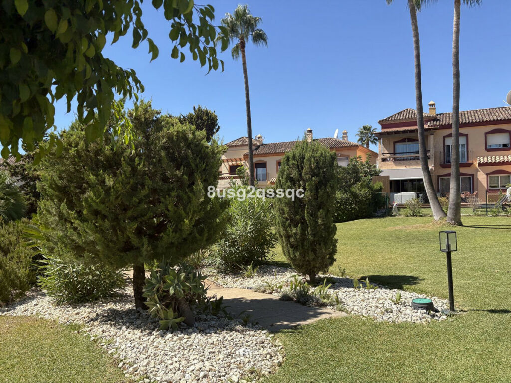Semi-Detached House Bel Air Málaga - image 10