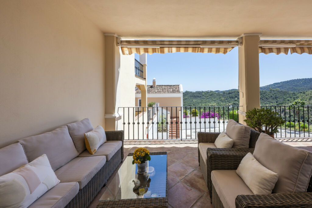Townhouse Benahavís Málaga - image 10