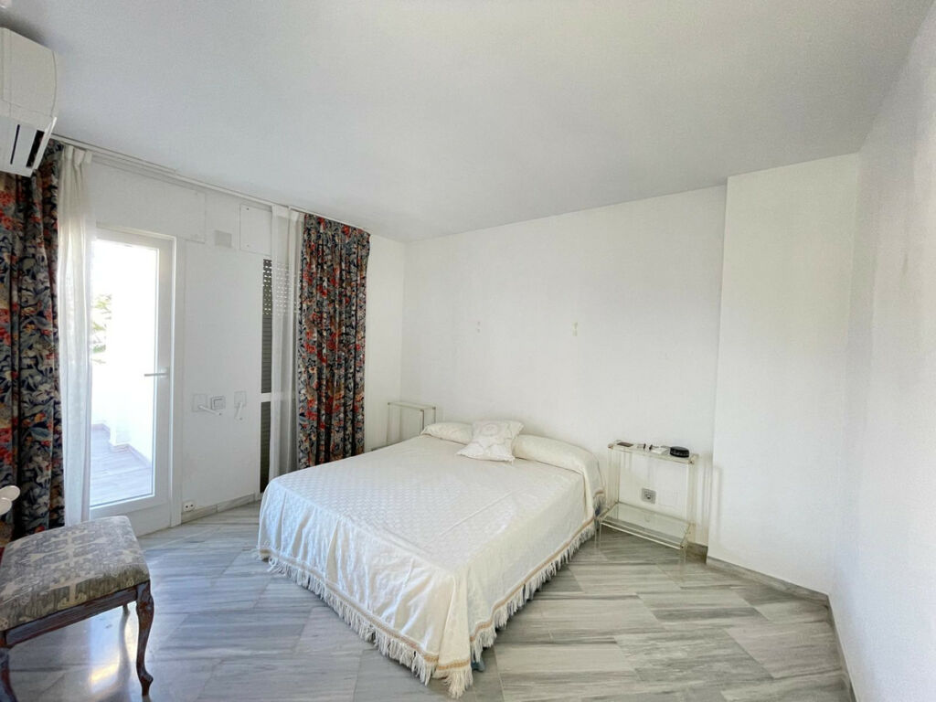 Townhouse Estepona Málaga - image 10