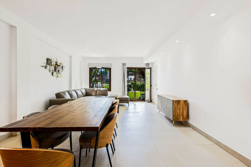 Ground Floor Apartment Puerto Banús Málaga - image 10