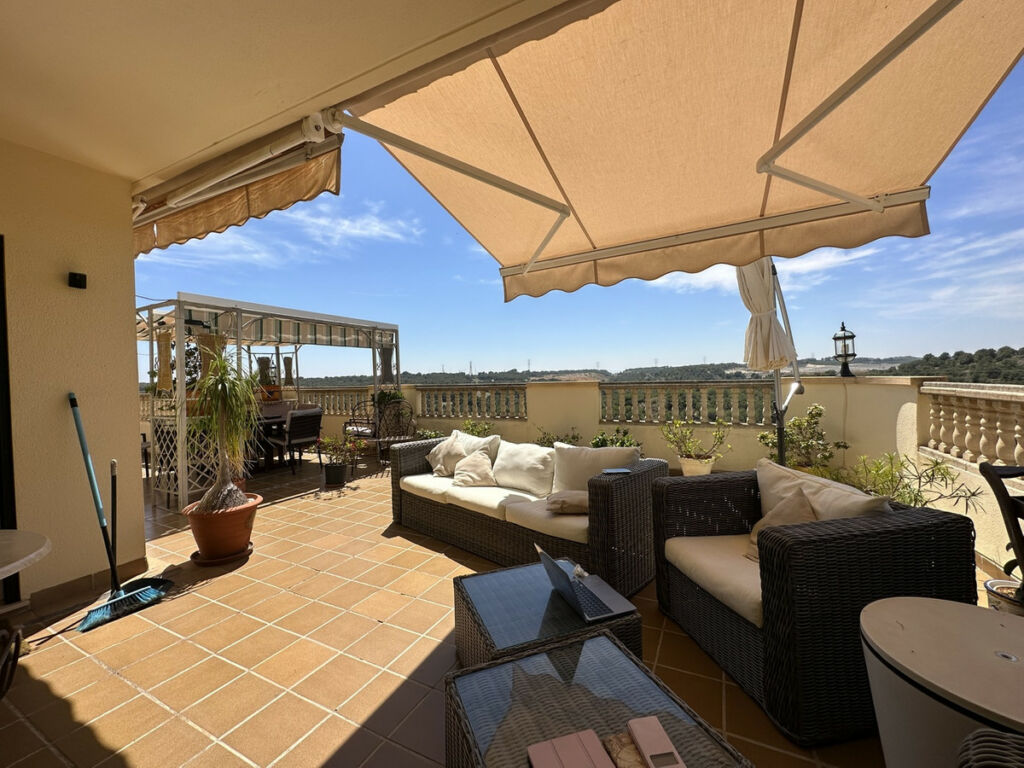 Detached Villa Villamartin Alicante - image 10