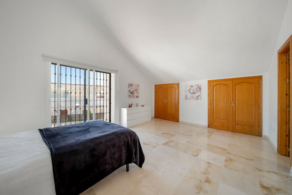 Penthouse Duplex Nueva Andalucía Málaga - image 10