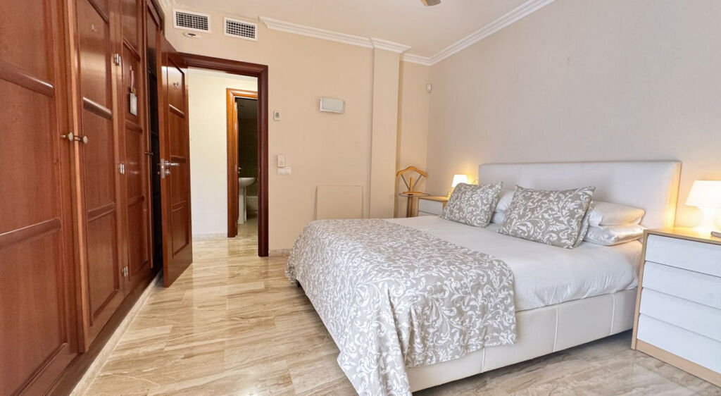 Townhouse Calahonda Málaga - image 10
