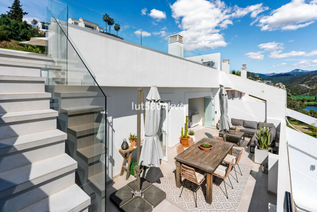 Penthouse La Quinta Málaga - image 10
