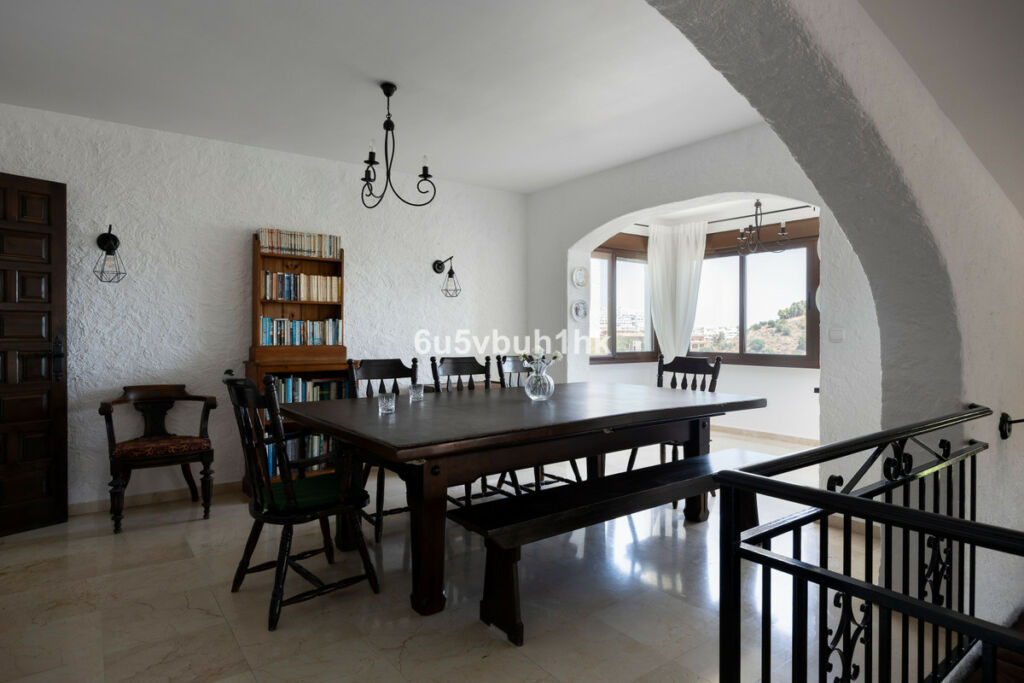 Detached Villa Torremuelle Málaga - image 10