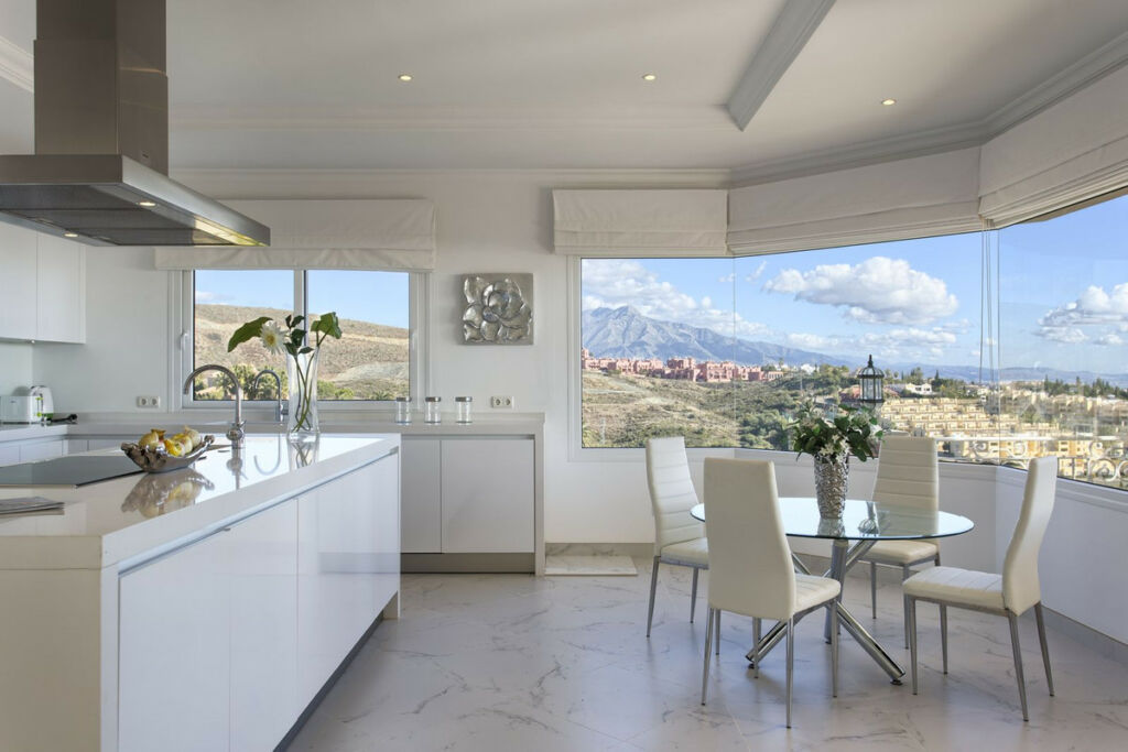 Detached Villa Los Flamingos Málaga - image 10