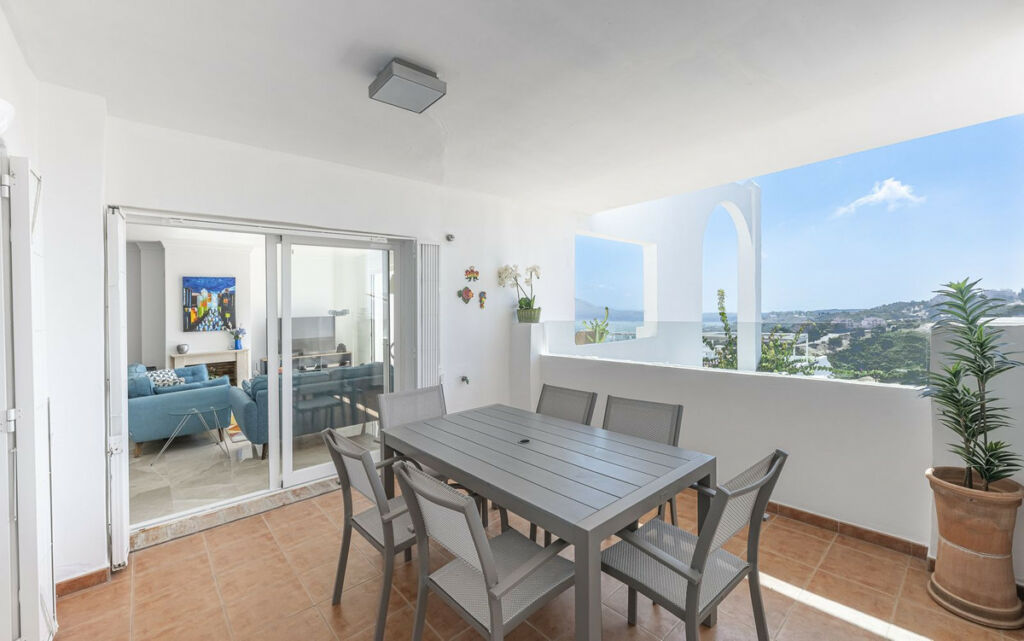 Middle Floor Apartment La Mairena Málaga - image 10