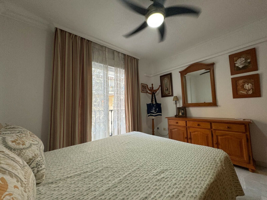 Middle Floor Apartment Fuengirola Málaga - image 10