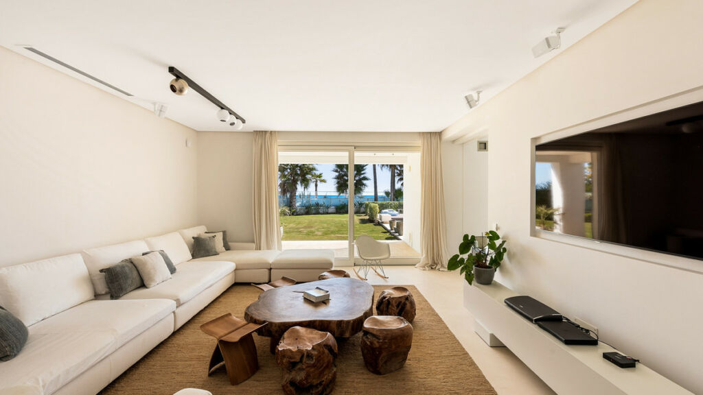 Detached Villa The Golden Mile Málaga - image 10