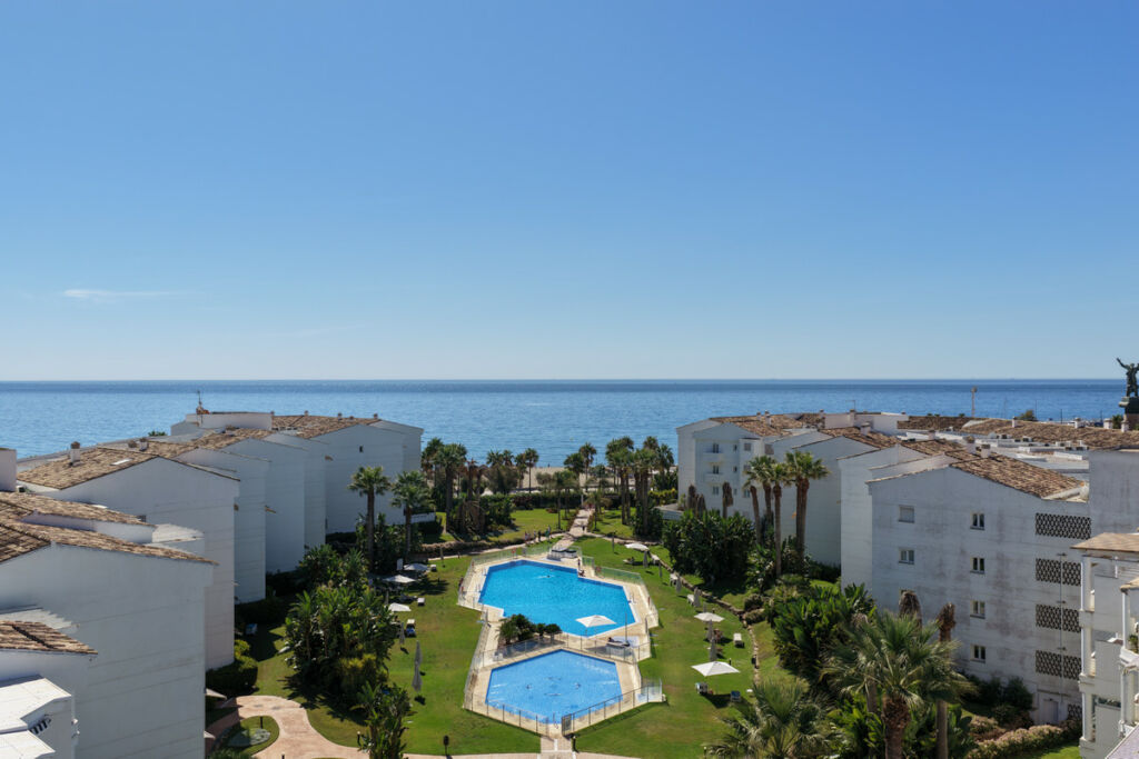 Middle Floor Apartment Puerto Banús Málaga - image 10