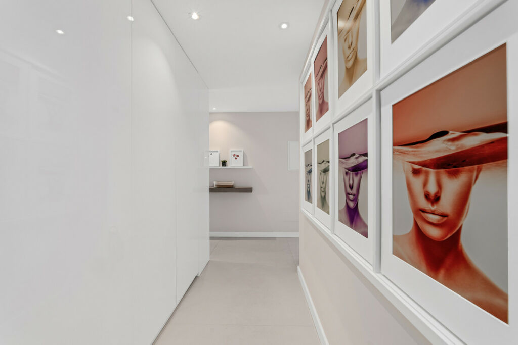 Middle Floor Apartment The Golden Mile Málaga - image 10