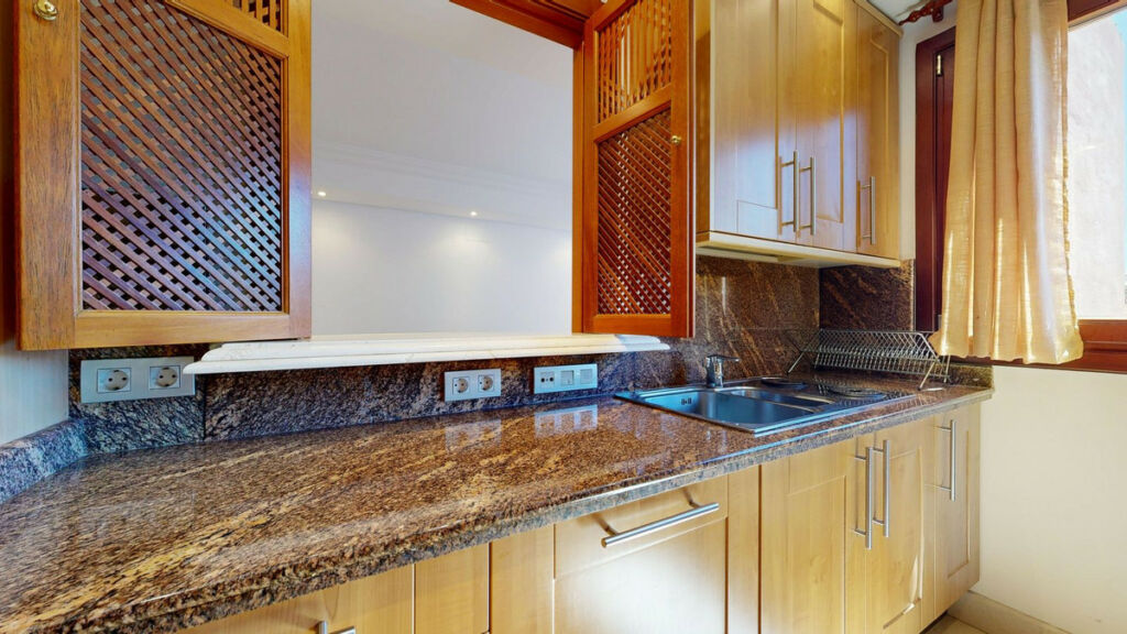 Middle Floor Apartment Estepona Málaga - image 10